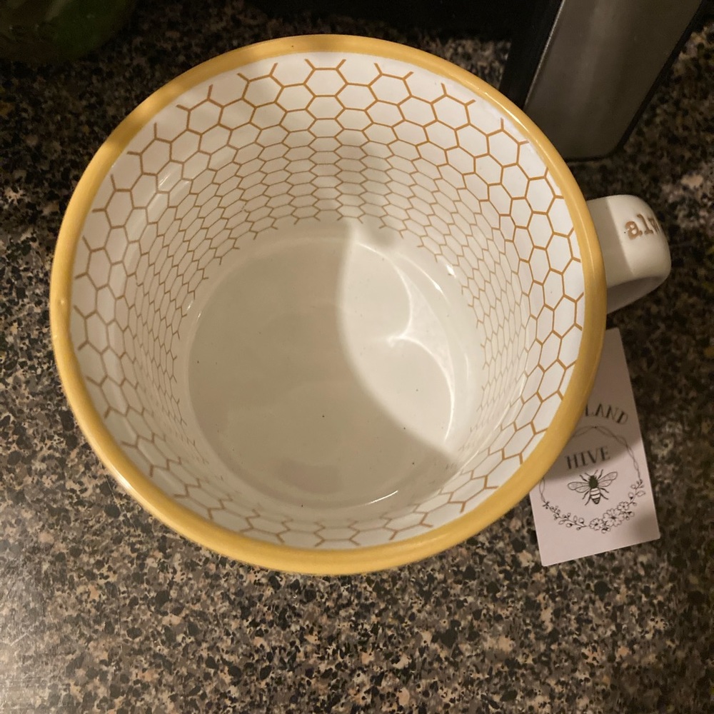 Honeycomb Bee Mug”Always Bee Happy” 🐝 Heartland Hive - Picture 4 of 4